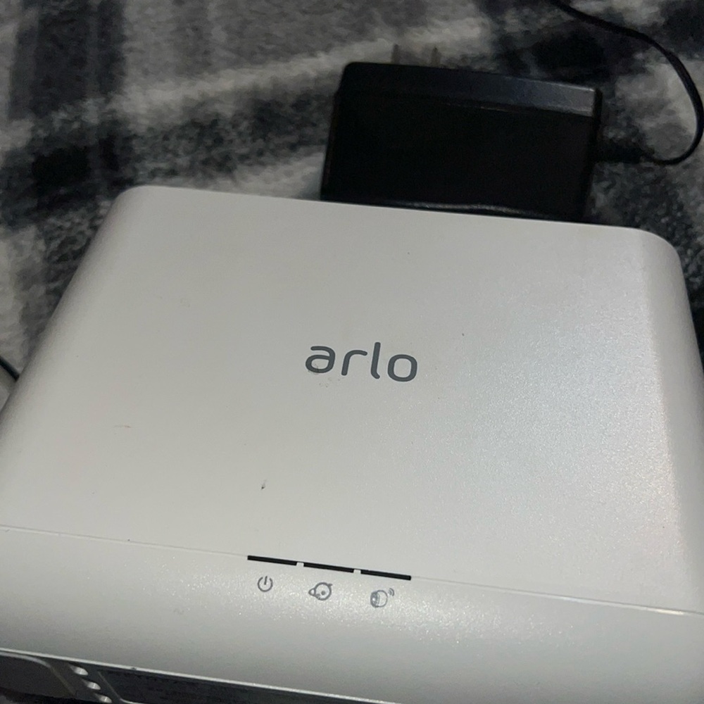 Arlo base hub
